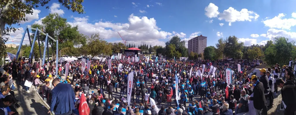 BÜYÜK MİTİNG’E ALANDA 7500 KİŞİYLE BİRLİKTE AHESEN OLARAK YOĞUN BİR KATILIM SAĞLADIK - Gorsel 2