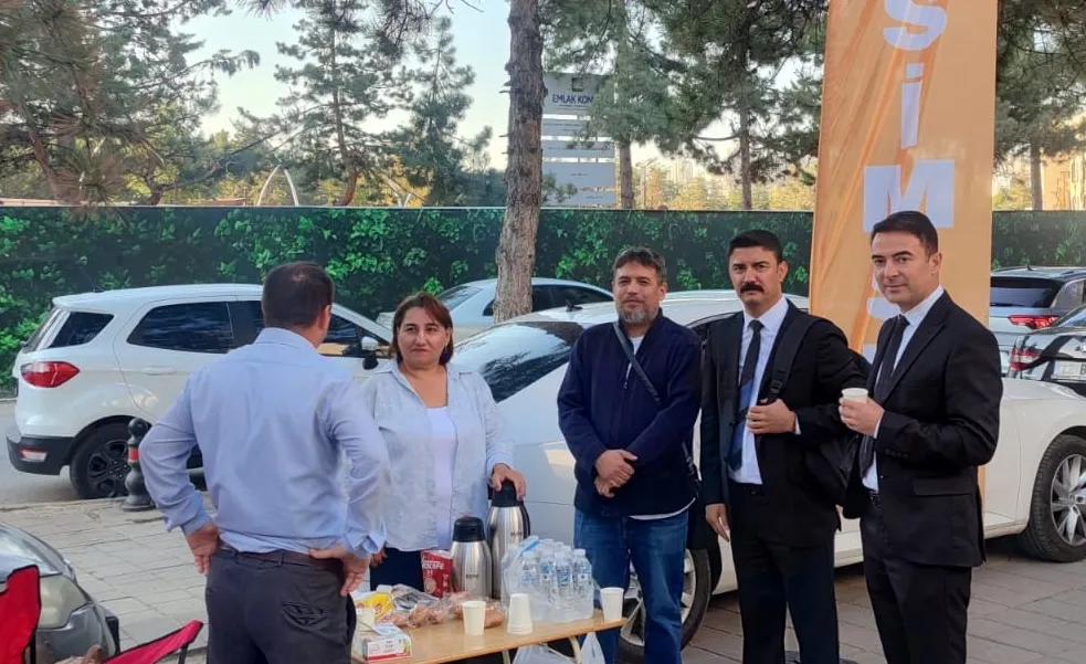 Mülakata Giren Arkadaşlarımızın Yanındaydık