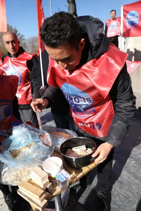 Yemek Ücretlerine Yapılan Zamları Protesto Ettik.