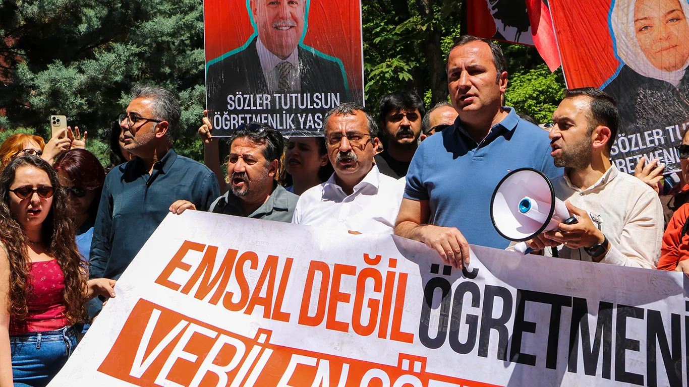 Öğretmene Şiddete Karşı Omuz Omuza! - Gorsel 4